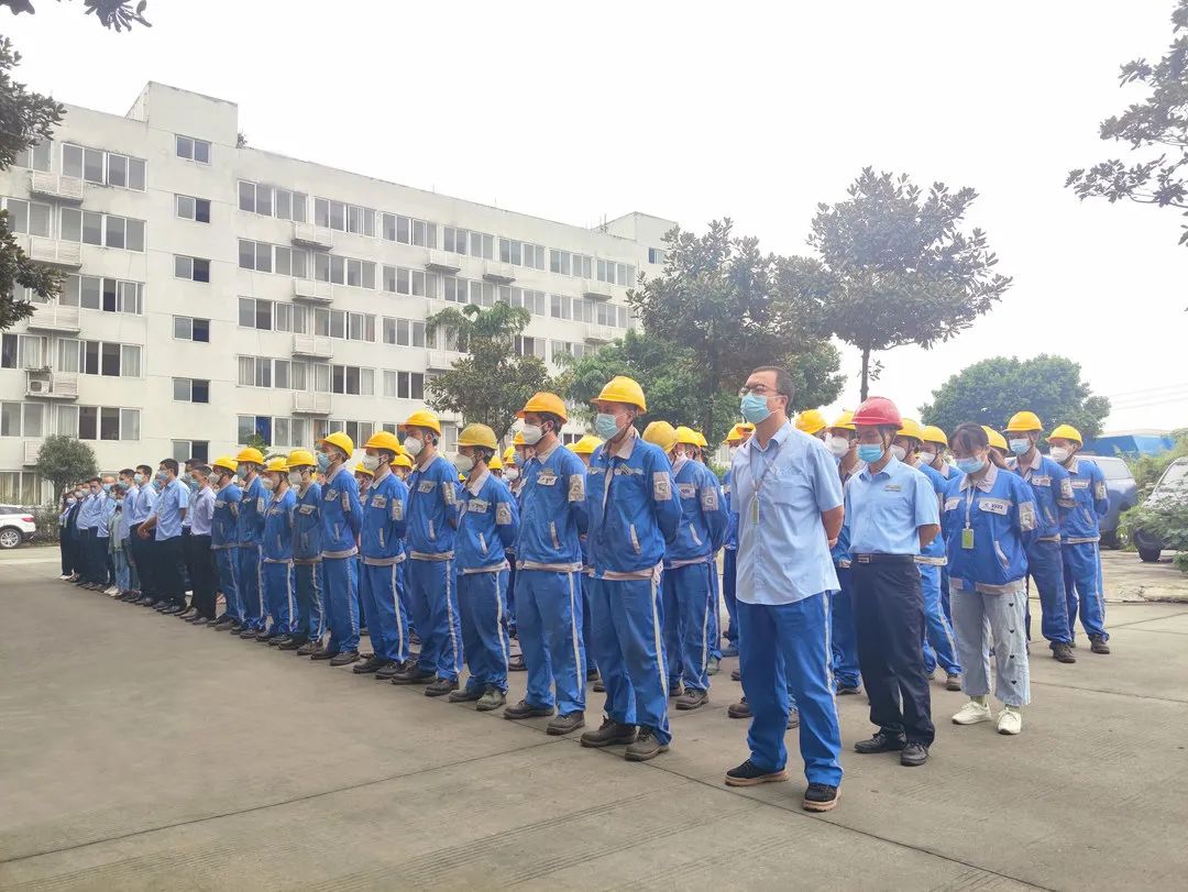 蓝海智装复工首日召开了“百日品质攻坚战”誓师大会